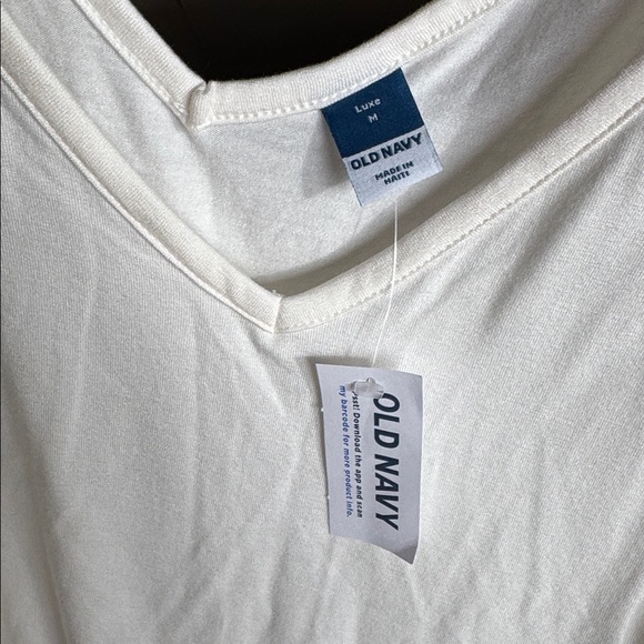 NWT! Old Navy Luxe Swing V-Neck Tank Top, Size M. - Picture 5 of 6